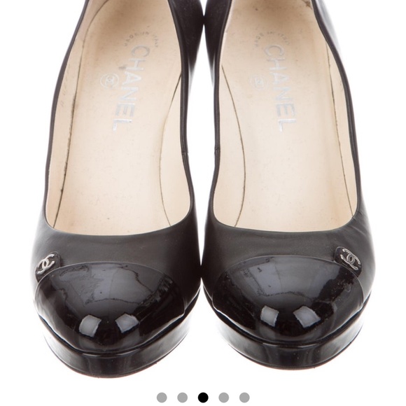 Interlock CC Logo Leather Pumps.Box &Dust Bag. Scuff on the back of 1. See pic 6 - Picture 2 of 14